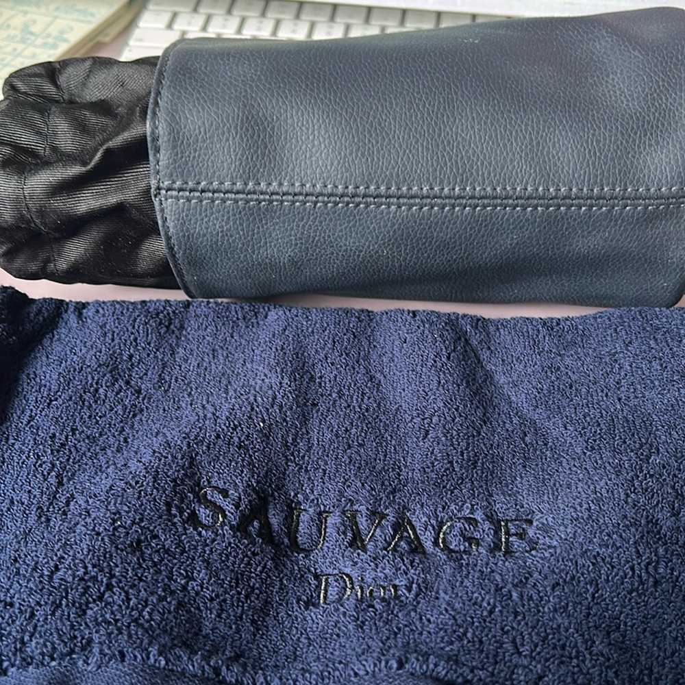 Sauvage Dior Wash Cloth And Pouch